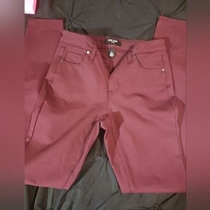 Nine West Gramercy Skinny pants burgundy colored, new without tags. Size 2